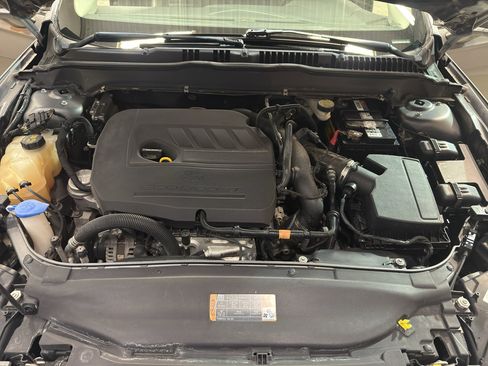 Used 2014 Ford Fusion SE w/ Equipment Group 202A FWD image 30