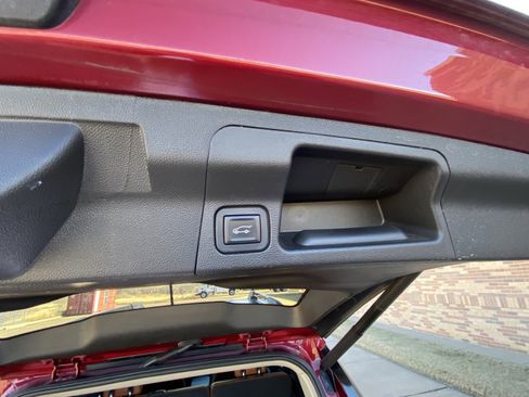 Used 2019 GMC Acadia SLT image 18