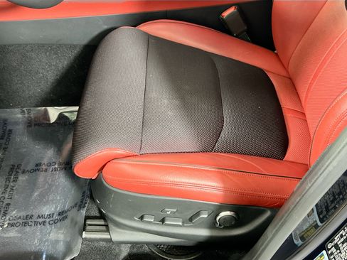 Used 2023 Genesis GV70 2.5T w/ Sport Prestige Package image 19