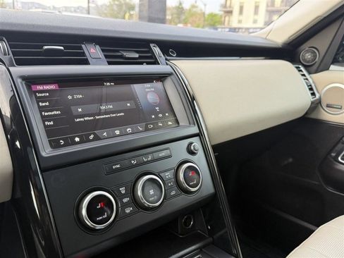 Used 2018 Land Rover Discovery SE AWD/4WD image 41