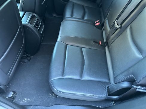 Used 2017 Cadillac XT5 Luxury image 16