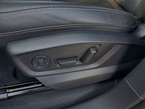 Certified 2025 Audi Q8 Premium Plus image 17