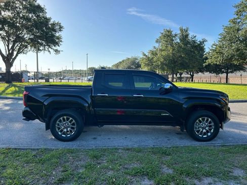 Used 2025 Toyota Tacoma Limited AWD/4WD image 7
