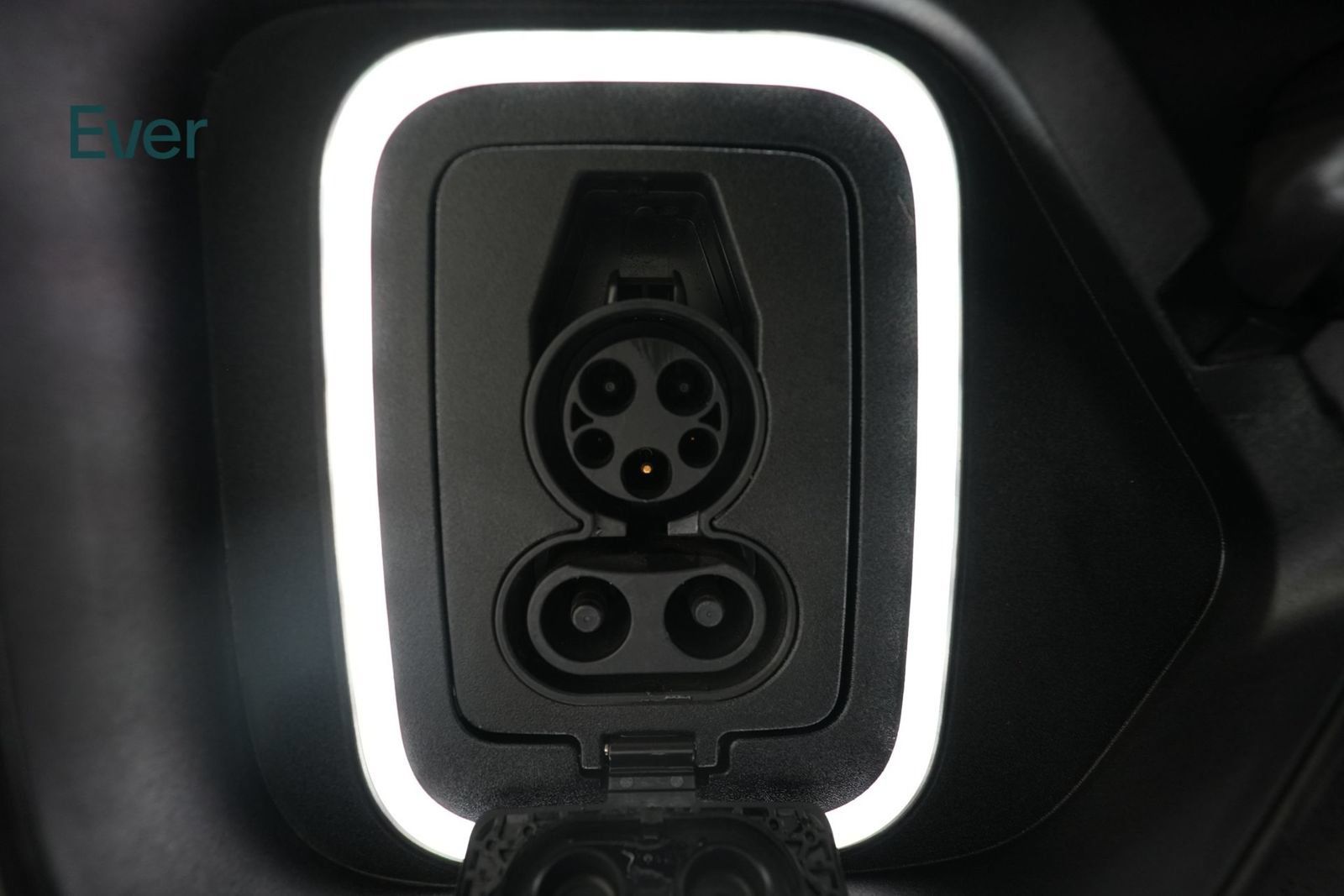 Used 2023 Rivian R1T Adventure Dual AWD/4WD image 10