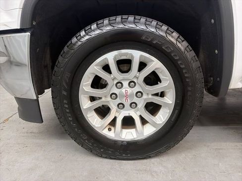 Used 2018 GMC Sierra 1500 SLE w/ SLE Value Package image 9