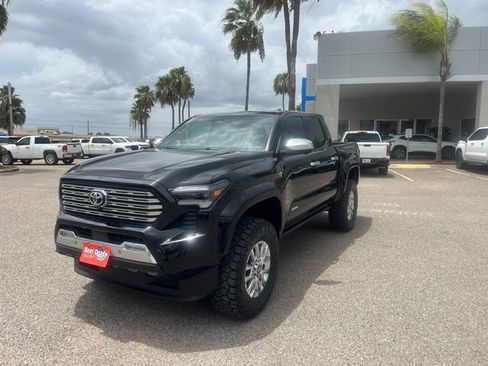 Used 2025 Toyota Tacoma Limited AWD/4WD image 3