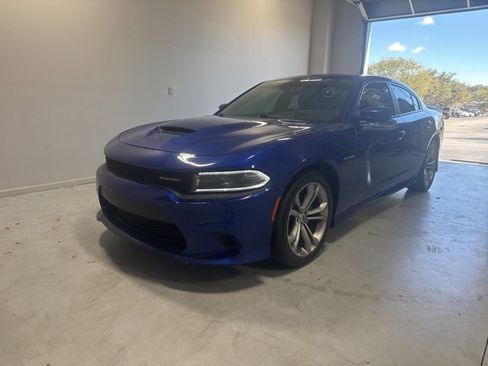 Used 2022 Dodge Charger R/T w/ Navigation & Travel Group image 2