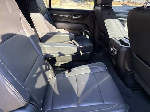 Used 2021 GMC Yukon XL Denali image 32