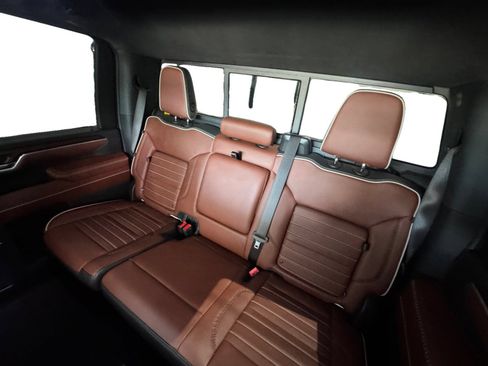 Used 2024 GMC Sierra 2500 Denali Ultimate w/ Max Trailering Package AWD/4WD image 15