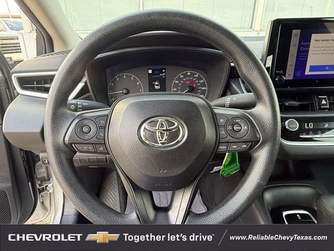 Used 2025 Toyota Corolla LE FWD image 13