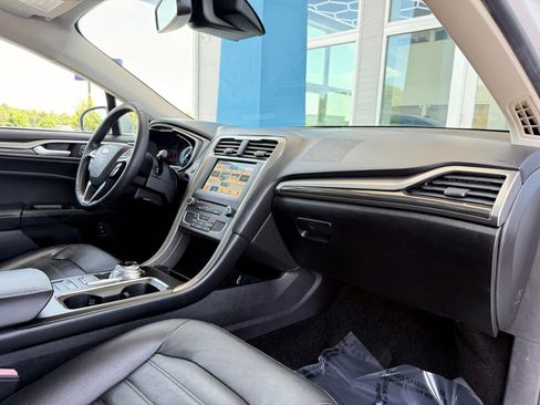 Used 2018 Ford Fusion SE w/ Equipment Group 602A FWD image 21