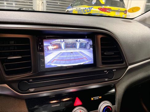 Used 2019 Hyundai Elantra SE w/ Cargo Package image 19