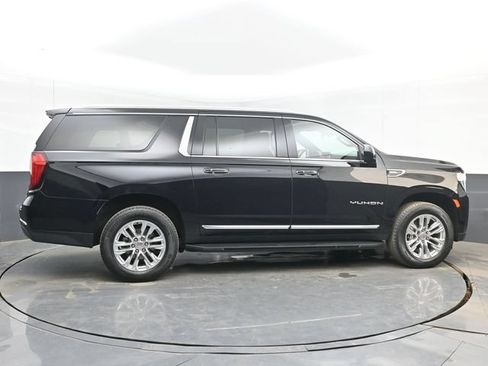 Used 2023 GMC Yukon XL SLT AWD/4WD image 15