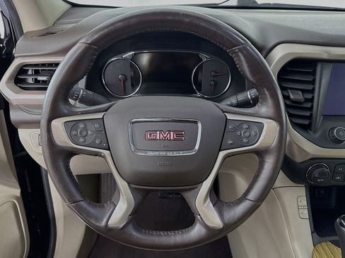 Used 2018 GMC Acadia Denali image 11