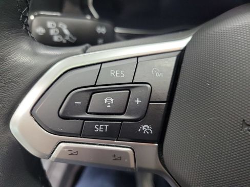 Used 2023 Volkswagen Jetta SE w/ Panoramic Sunroof Package FWD image 37