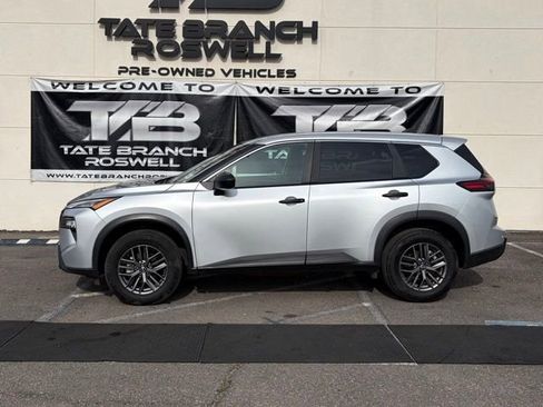 Used 2024 Nissan Rogue S FWD image 11