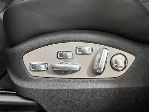 New 2026 Porsche Macan Turbo AWD/4WD image 40