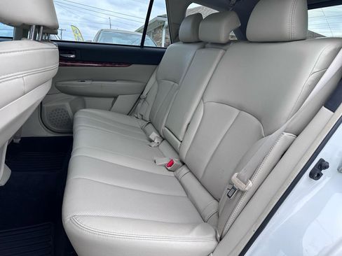 Used 2011 Subaru Outback 3.6R Limited image 36