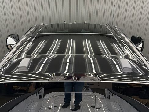 Used 2025 Ford F450 Platinum w/ FX4 Off-Road Package image 18