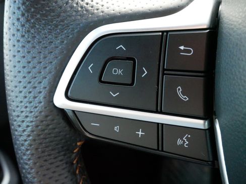 Used 2025 Toyota Sienna XLE Woodland Edition image 26