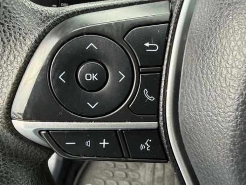 Used 2021 Toyota Camry LE image 18