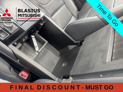 Used 2024 Toyota Tundra Platinum AWD/4WD image 32