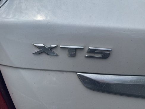 Used 2025 Cadillac XT5 Premium Luxury w/ Technology Package AWD/4WD image 8