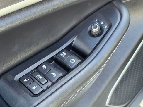 Used 2022 Jeep Grand Cherokee L Limited image 22