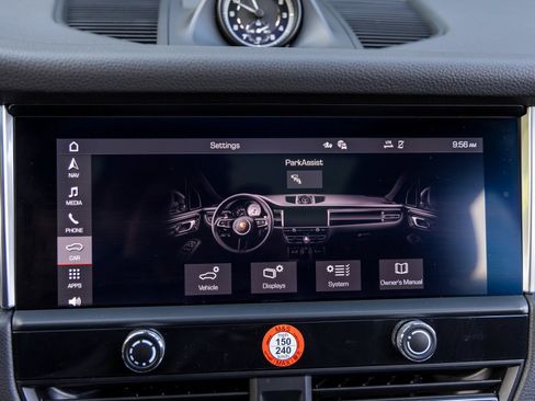 Certified 2025 Porsche Macan image 36