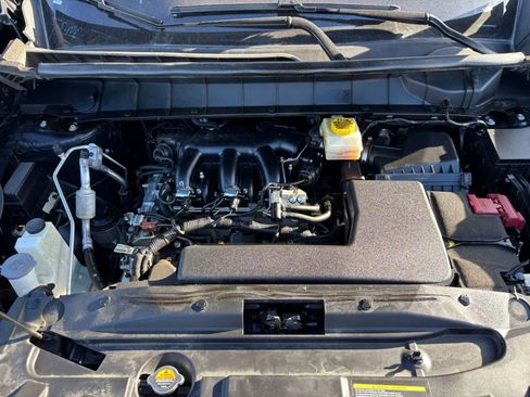 Used 2025 Nissan Pathfinder SV image 35