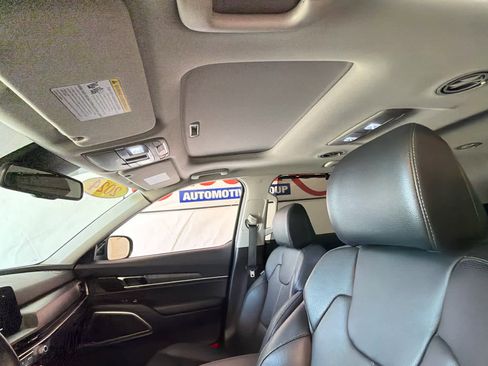 Used 2024 Kia Telluride EX w/ EX Captain's Chair Package FWD image 16