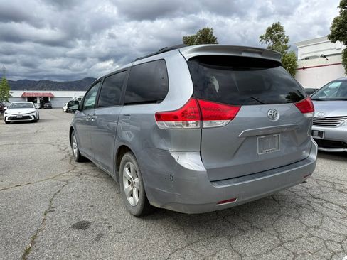 Used 2014 Toyota Sienna LE FWD image 5