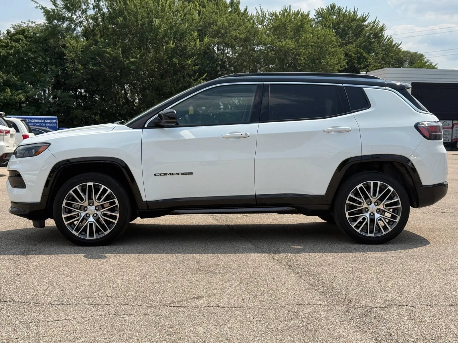 Used 2024 Jeep Compass Limited w/ Elite Group AWD/4WD image 4