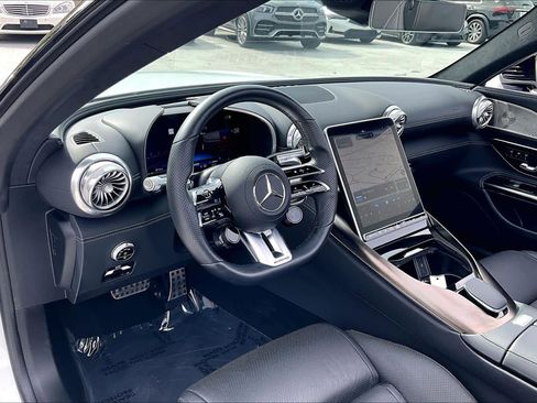 Used 2022 Mercedes-Benz SL 55 AMG 4MATIC image 15