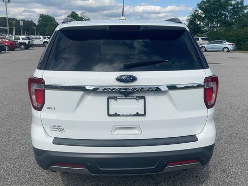 Used 2019 Ford Explorer XLT w/ Equipment Group 201A FWD image 12