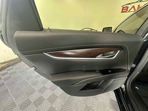 Used 2019 Cadillac XTS Luxury image 17