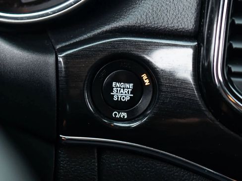 Used 2019 Jeep Grand Cherokee Trailhawk AWD/4WD image 34