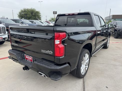Used 2025 Chevrolet Silverado 1500 High Country AWD/4WD image 6