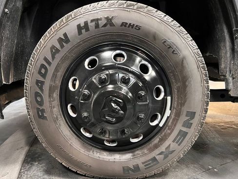 Used 2024 RAM 3500 Laramie w/ Night Edition image 28