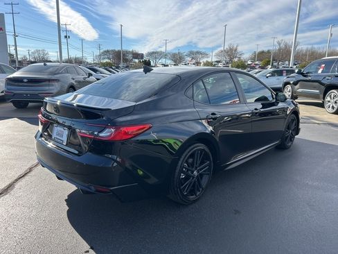 Used 2026 Toyota Camry XLE w/ Convenience Package image 19