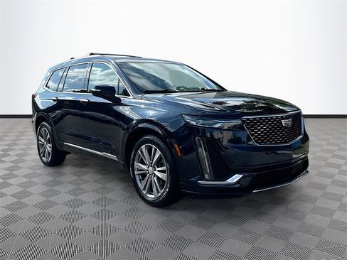 Used 2021 Cadillac XT6 Premium Luxury image 4