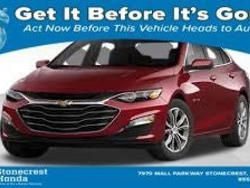 Used 2019 Chevrolet Malibu LT w/ Leather Package FWD image 1