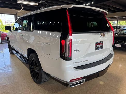 Used 2021 Cadillac Escalade ESV Luxury RWD image 5