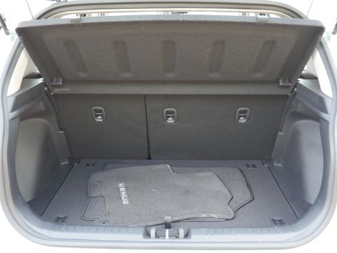 Used 2026 Hyundai Venue SEL FWD image 6