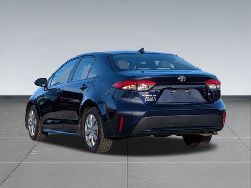 Used 2022 Toyota Corolla LE image 4