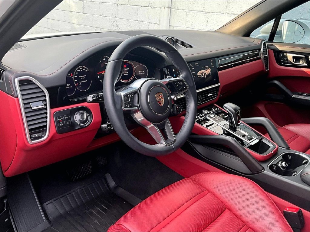Certified 2023 Porsche Cayenne Coupe AWD/4WD image 4