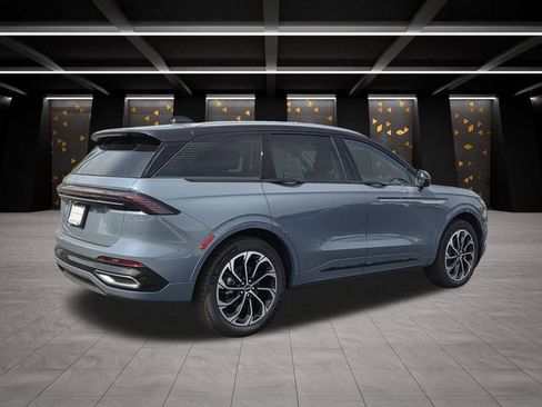 New 2026 Lincoln Nautilus Reserve image 4