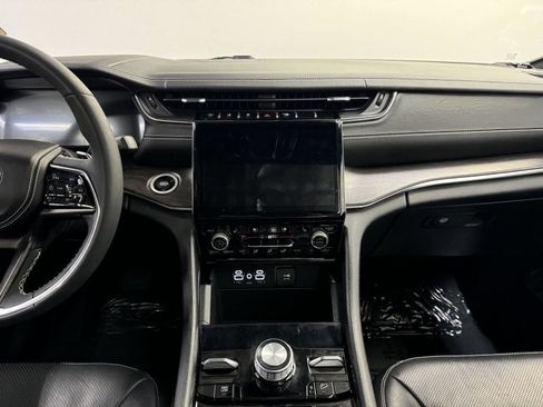 Used 2023 Jeep Grand Cherokee Overland image 17