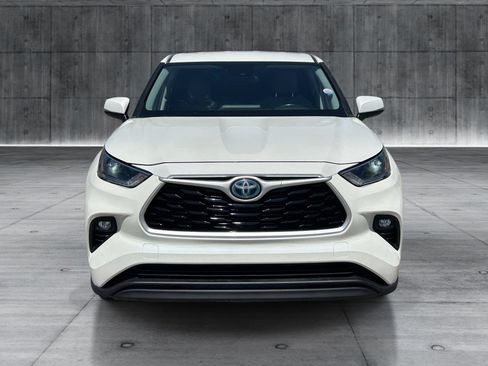 Used 2021 Toyota Highlander LE FWD image 8