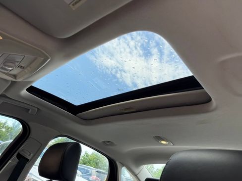 Used 2015 Ford Focus Titanium FWD image 12